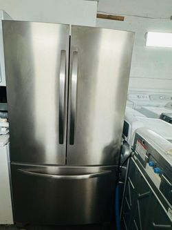 Frigidaire EvenTemp Stainless Steel Refrigerator - Impeccable