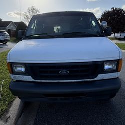 07  Ford E 250 Super Duty Cargo Van