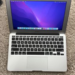 Apple -MacBook Pro 13” Retina (A1502) 2015- Intel I5, 256GB, 8GB RAM
