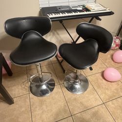 2 stools, like new