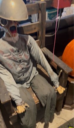 Animated Electric Chair Halloween Prop