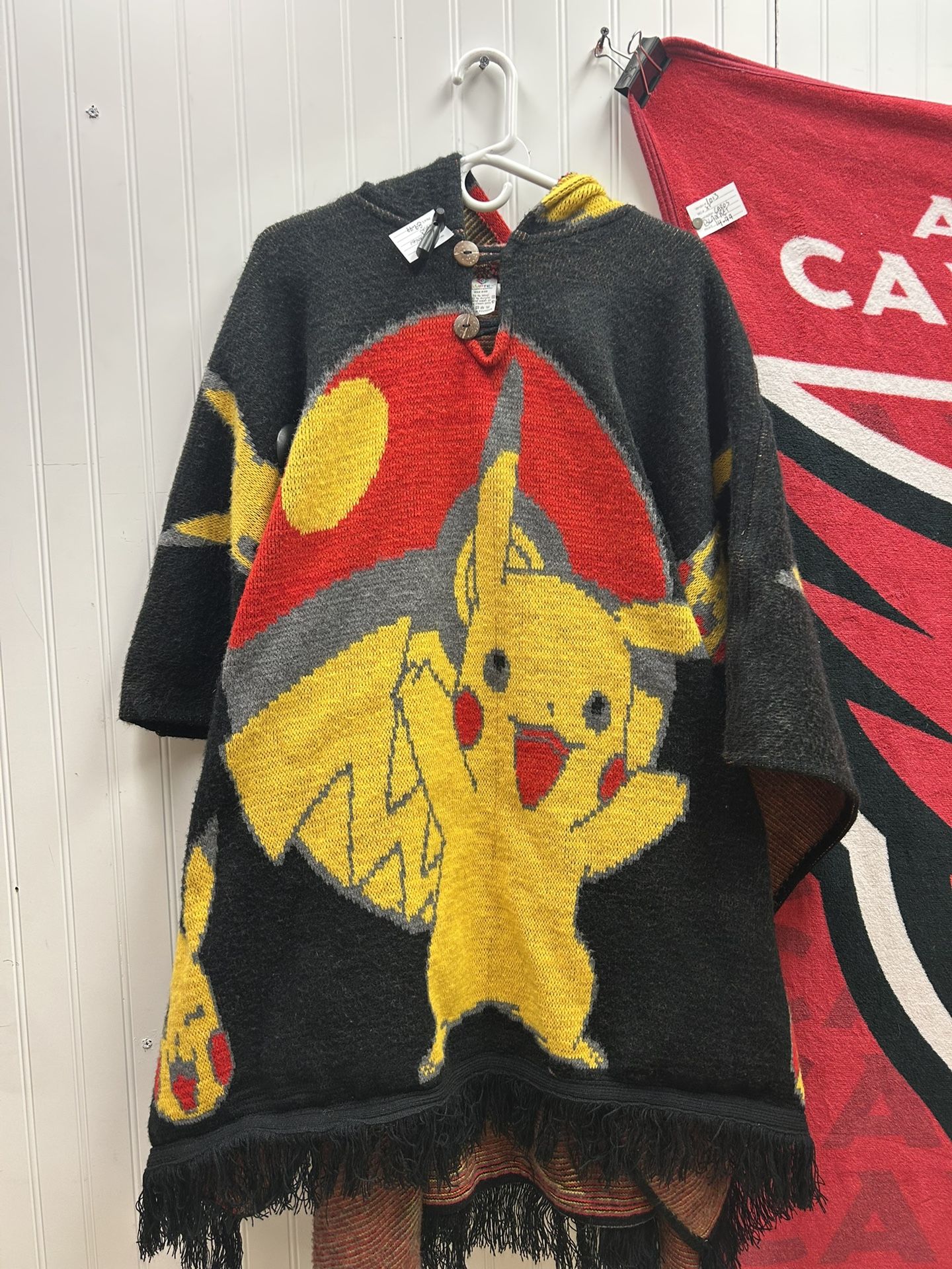 Pikachu Poncho