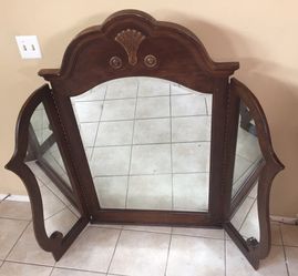 Dresser mirror