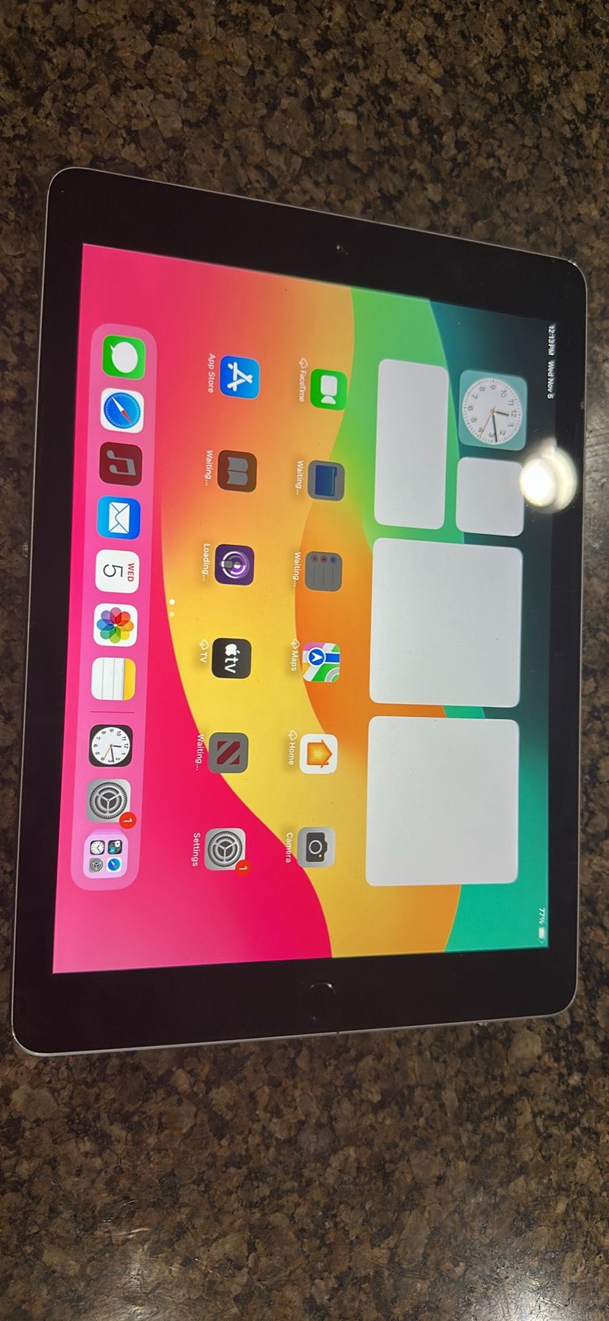 Apple ipad 6 th gen  like new 128 gb wifi 