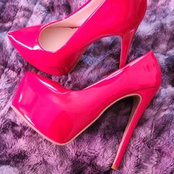 Red Patent Leather Pumps 