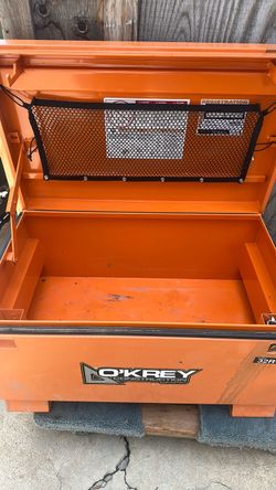 Ridged tool box