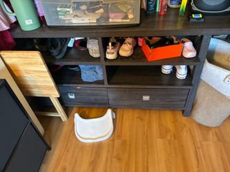 Entertainment center