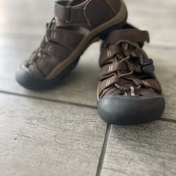 Keen Sandals Size 1 In Great Condition! 