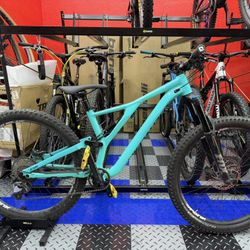 Specialized Stumpjumper – Full Suspension Mountain Bike w/ Dropper + Fox Suspension