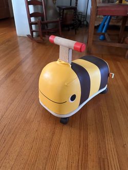 Toddler Wooden BEE 🐝 Rude-On