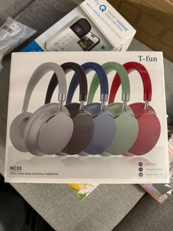 BRAND NEW IN BOX HEADPHONES