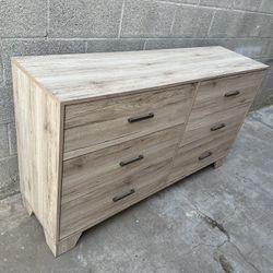 Large 6-drawer dresser 