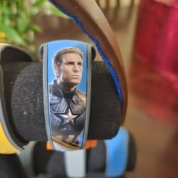 Disney Marvel Avengers Captain America Magigband Magic Band Rate