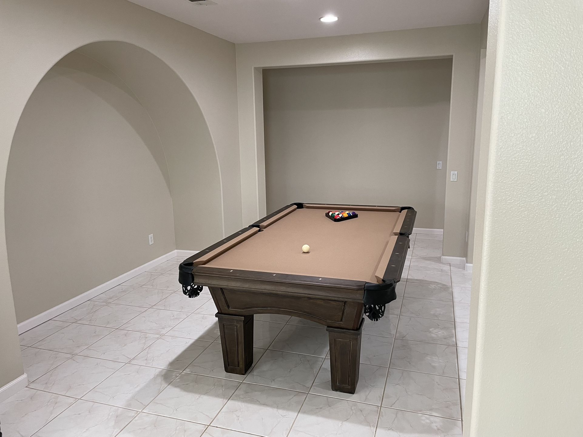 Full Size Pool Table