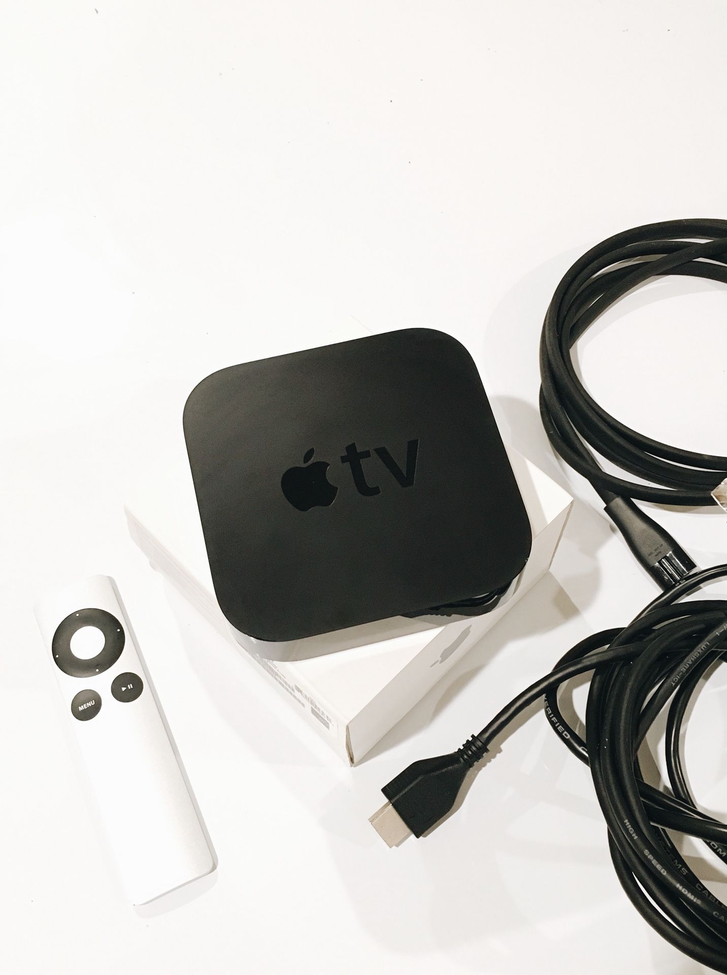 Apple TV w/cables (3rd Gen)