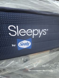 King Size New Colchon Used Sample in Store Free Delivery Includes Boxpring Free Delivery 