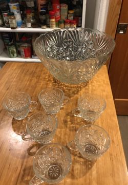 Cool retro punch bowl with 6 cups
