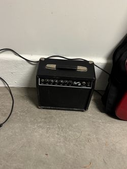 Fender Squier 15 guitar amplifier