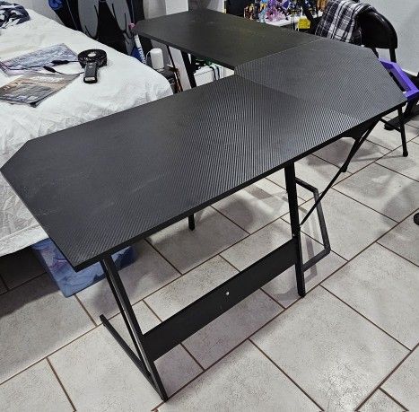 L shaped table
