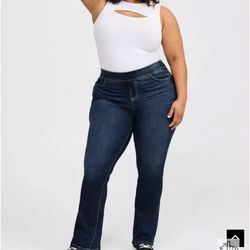 Torrid Women’s Plus Size Lean Jean slim boot super soft 2S 