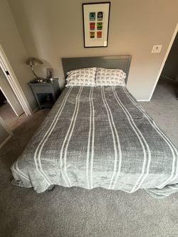 Living Spaces Full Gray Bed