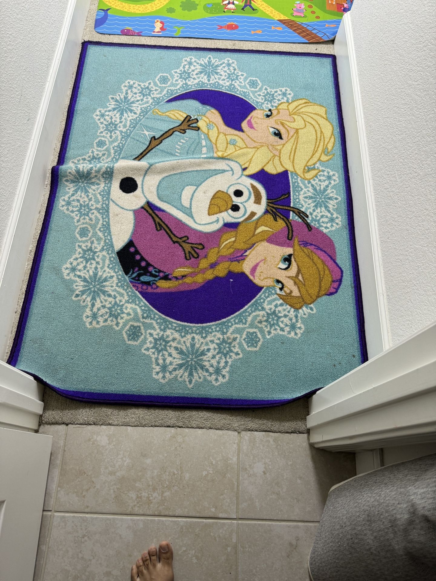 Kids frozen rug