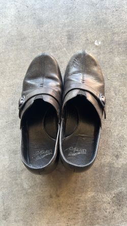 Dansko Black Leather Clogs Women’s Size 38 – Good Condition”