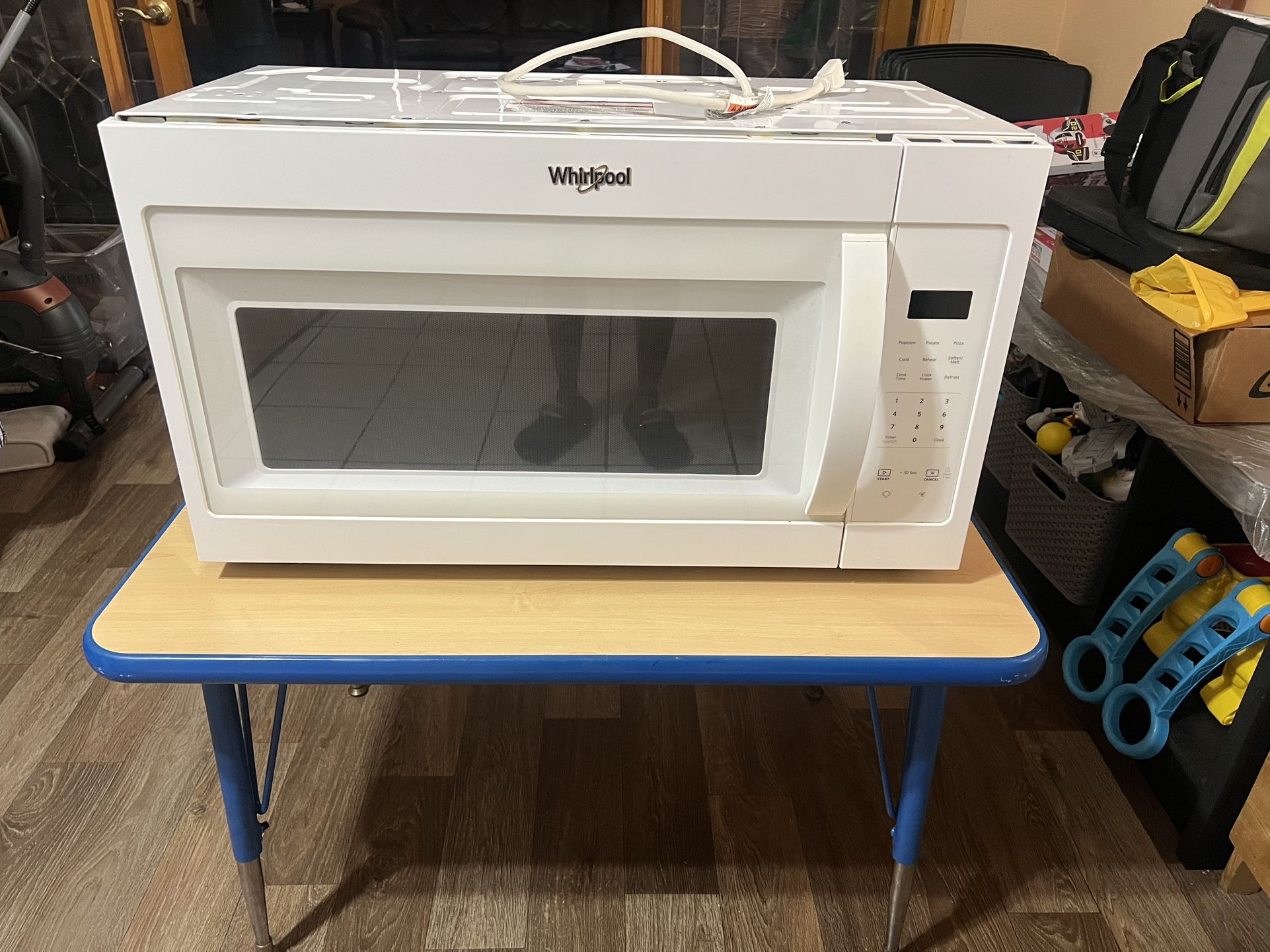 Microwave By Whirlpool