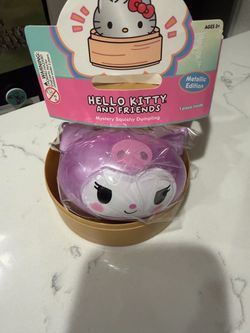 Hello Kitty and Friends Mystery Squishy Dumpling – Kuromi Metallic Edition