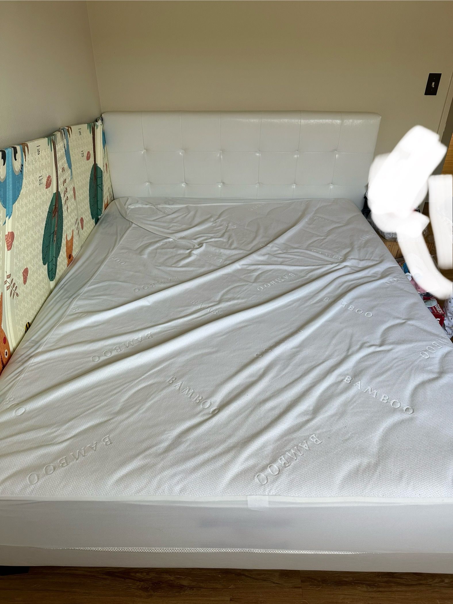 Queen size Bed 