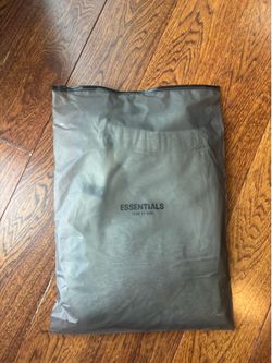 Fear of God Essentials Dark Oatmeal Shorts – Excellent Condition