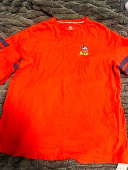 Authentic Disney Women’s Original Mickey Mouse Red T-Shirt Size Medium (New)