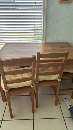 Table & 4 chairs