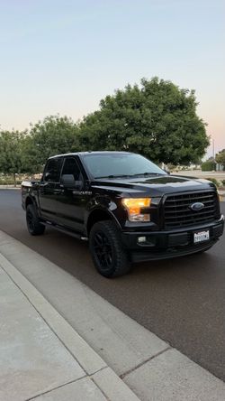 Ford F-150 Crew Cab Pickup Truck