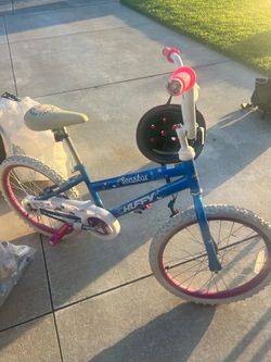 Girls bike and dot helmet