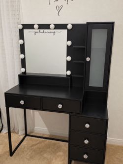 Makeup Vanity Zebra Black with Lights  need it gone asap first come get it