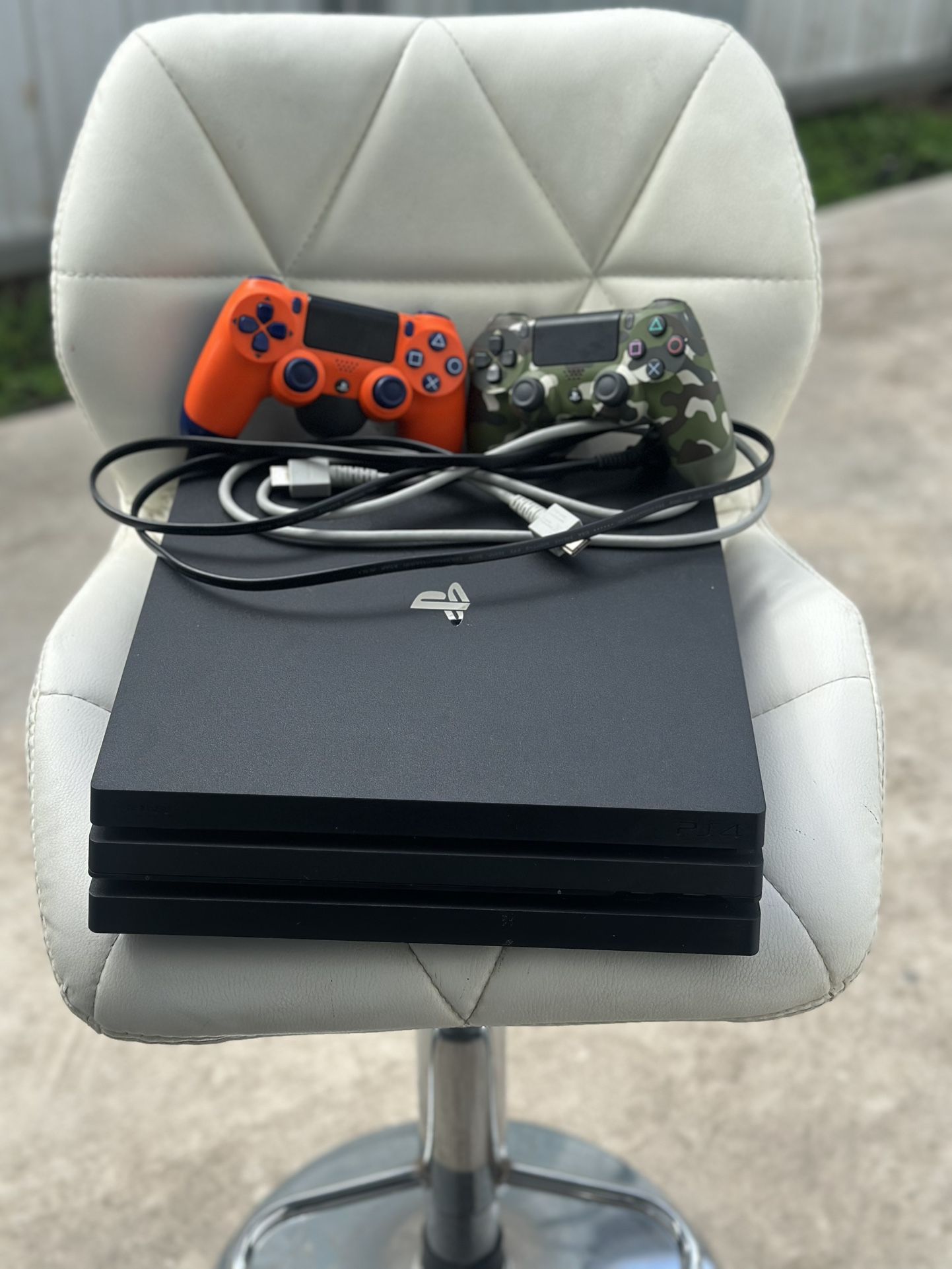 PS4 Pro 2 Controllers