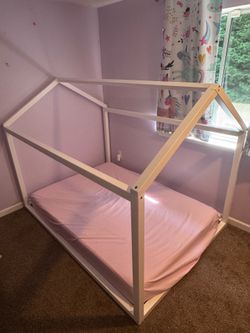 Full Size House Bed Frame (Frame Only – No Mattress)