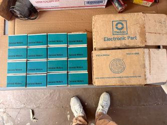 Lot of 16 NOS GM 560735 Valve Springs 350 Diesel Cylinder Head OEM 1(contact info removed)