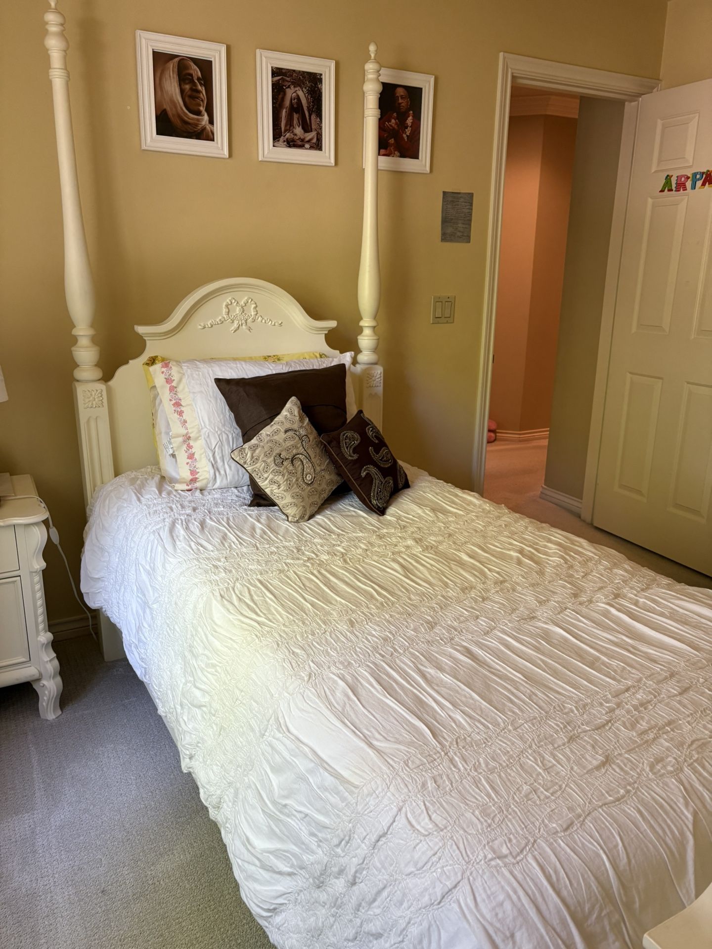 Beautiful Princess Three Piece Bedset (Bed, Armoire, Nightstand)