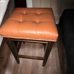 Upscale Leather Stool 