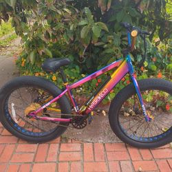 Hyper E Bike Pedal Assist