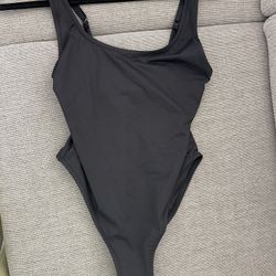 Skims Swim Scoop Neck One Piece 