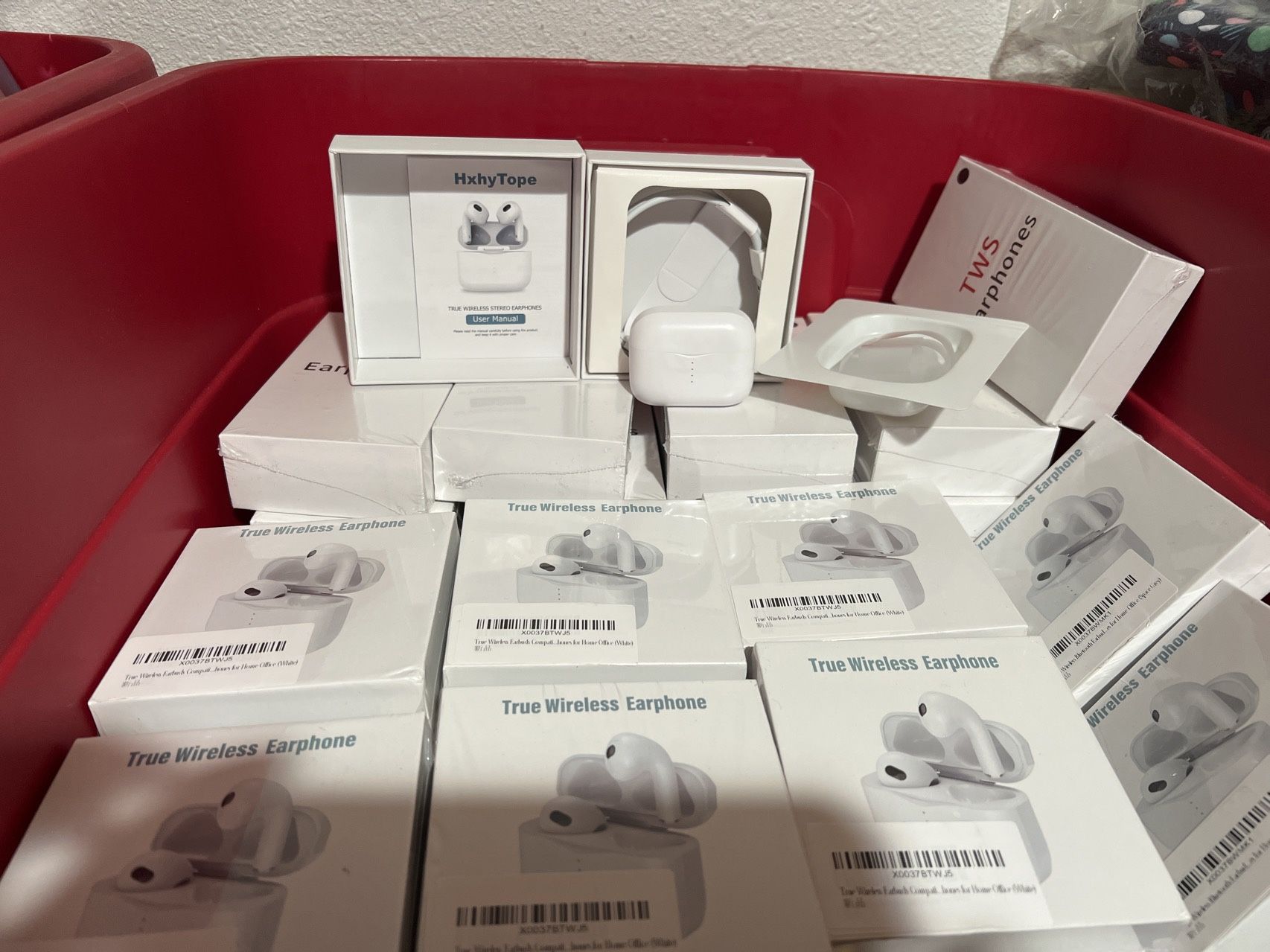 Wireless Earbuds With Wireless Charging Function