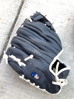 Baseball glove