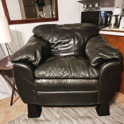 Genuine  Cowhide Leather Lounge  CLUB Chair In Black