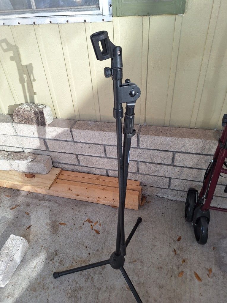 Mic Stand (Music)