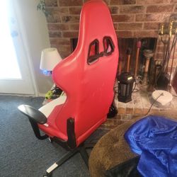 Red Furmax Gaming/Office Chair – Great Condition, Racer Style
