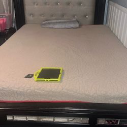 Black And Gold LED - Light Queen Sized Bed-frame With Footboard  