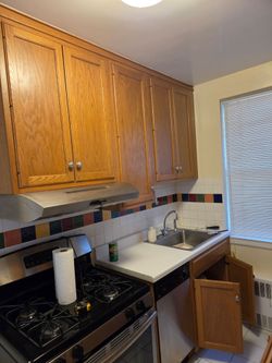 Kitchen Cabinet exellent condition